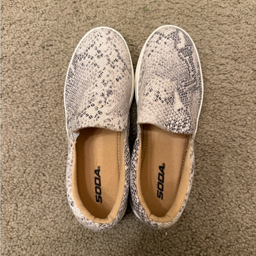 Snakeskin print sneakers